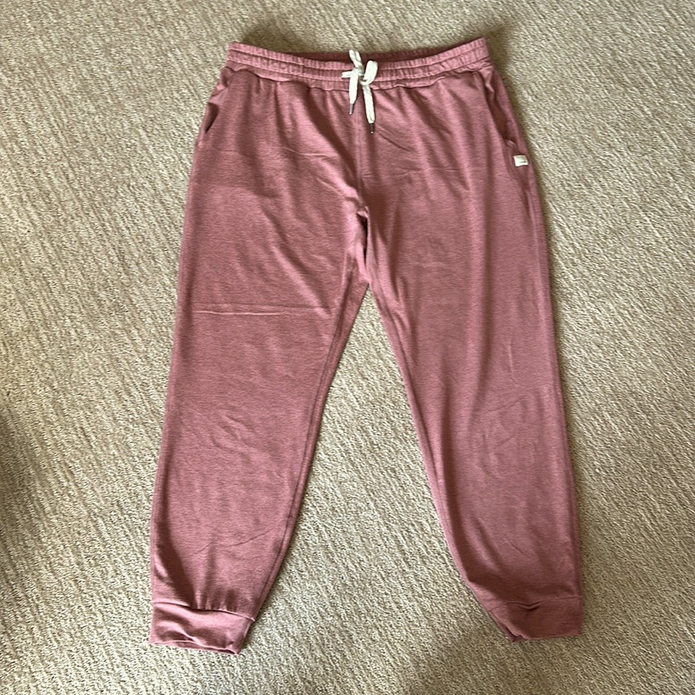 Vuori performance joggers